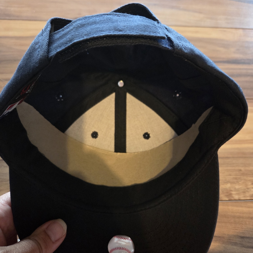 New York Yankees Baseball Cap BRAND NEW YOUTH SIZE - Picture 3 of 4